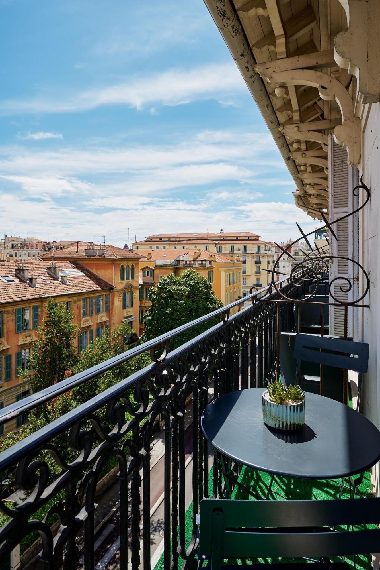 Hotel Excelsior Centre By Happyculture 4*